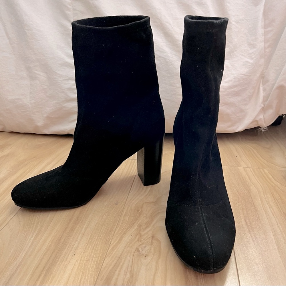 Vince Camuto booties black suede - size 8.5
